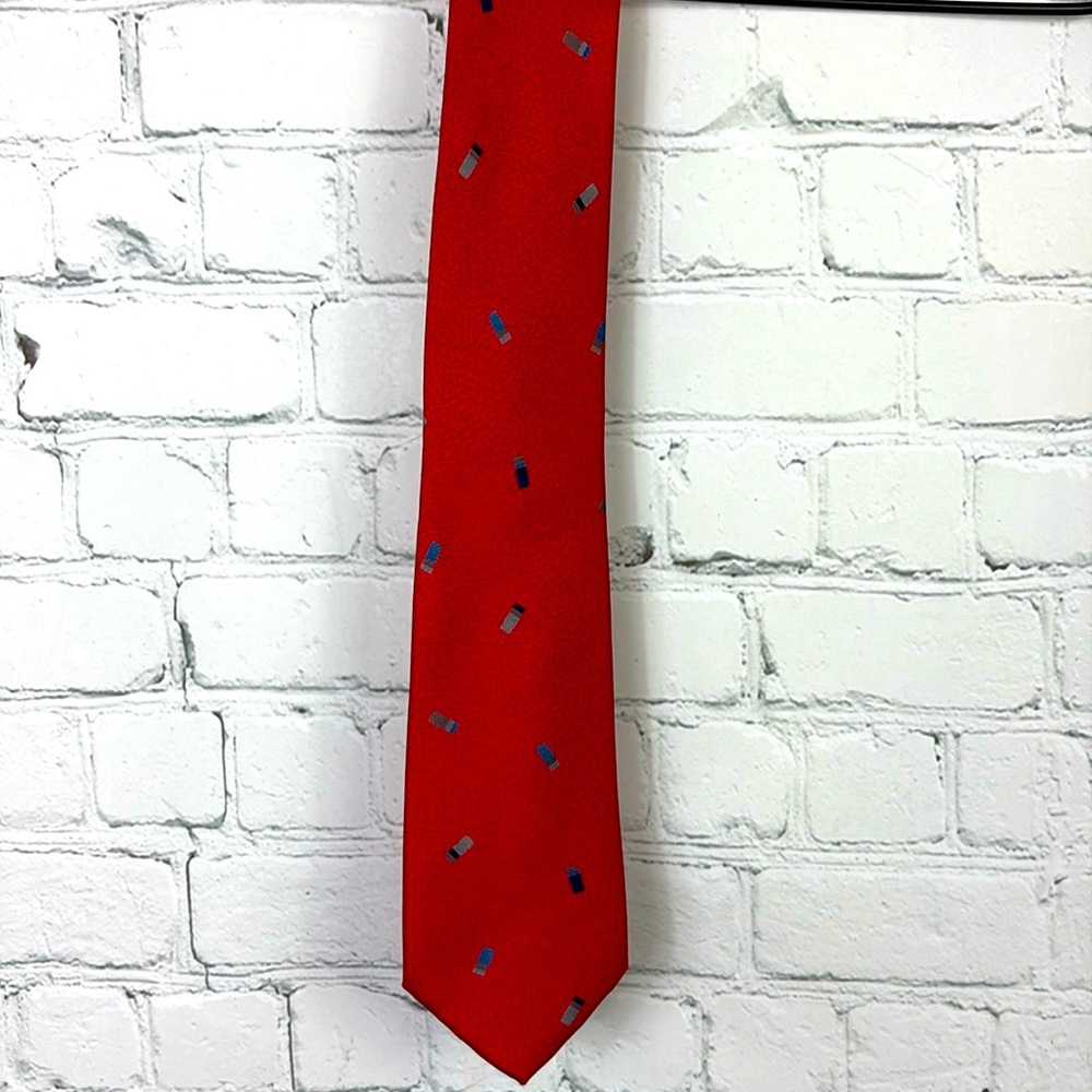 VALENTINO CRAVATTE 100% Silk Made In Italy Red Necktie